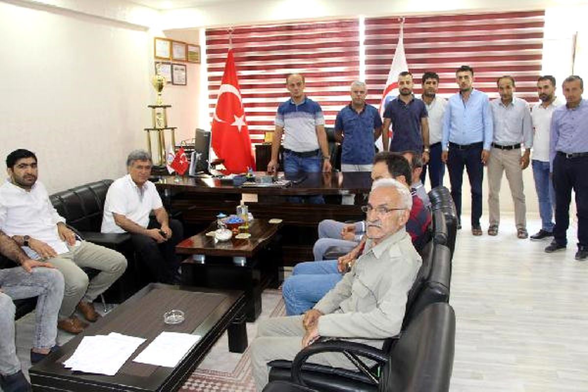 Nusaybin\'de Esnaf, Elektrik Kesintileri İçin İmza Kampanyası Başlattı