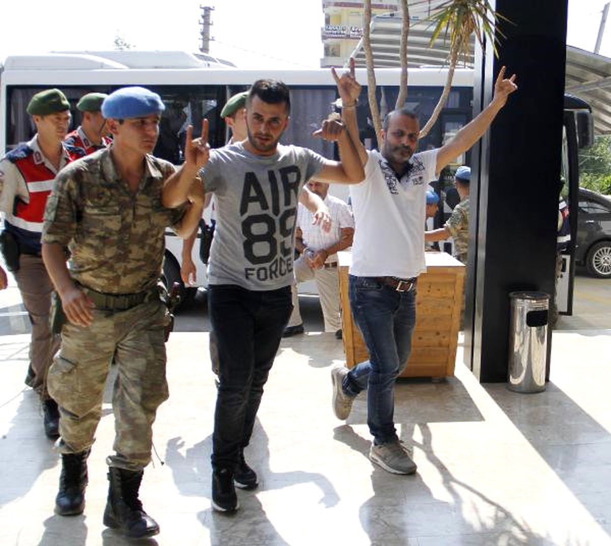 Organize Suç Örgütü Operasyonunda 13 Tutuklama