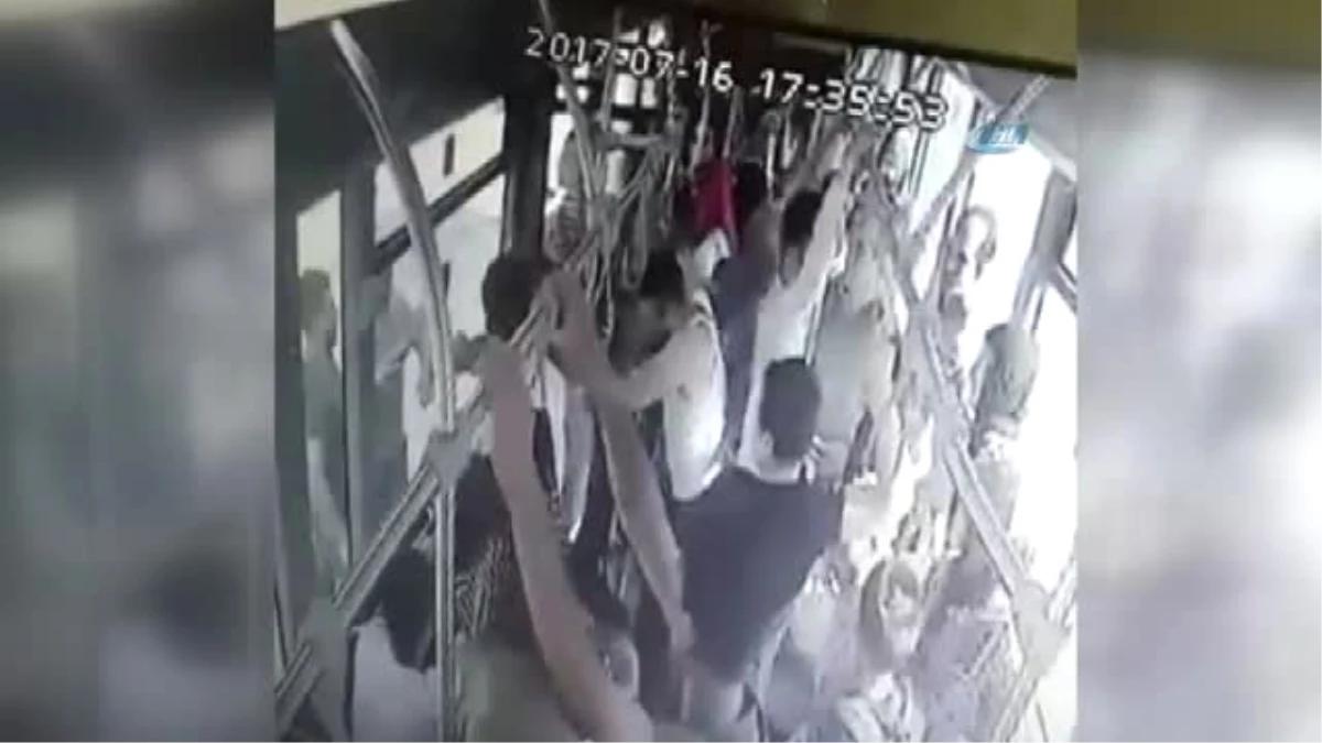 Otobüsün Önünü Kesen 15 Kişi, 5 Askeri Bayıltana Kadar Böyle Dövdü