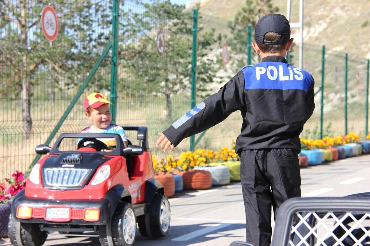 Sevgi Evlerinde Kalan Çocuklara Eğlenceli Trafik Eğitimi