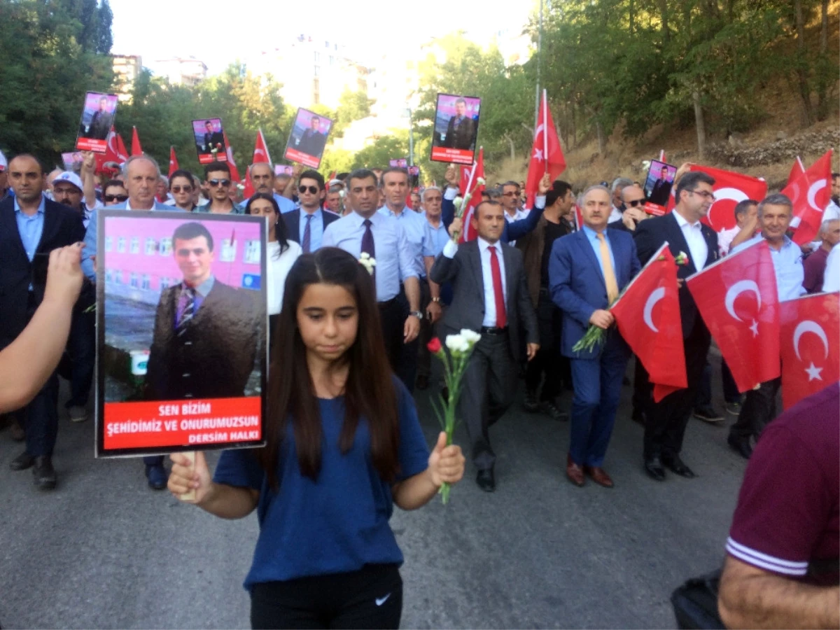 Tunceli\'de "Teröre Lanet Yürüyüşü"