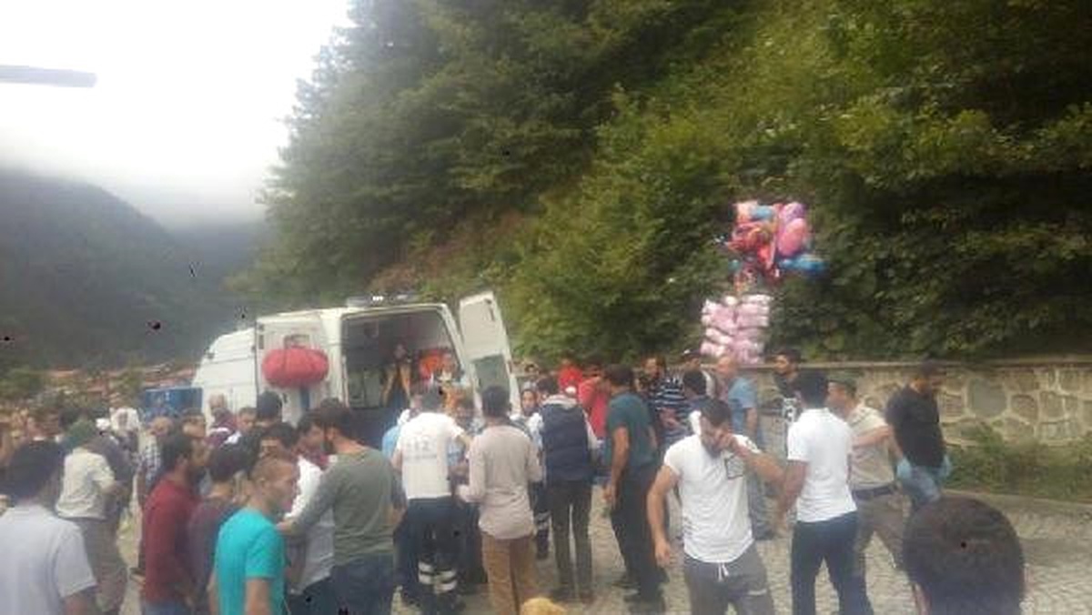 Uzungöl\'de Akülü Motosiklet Kazası: 1 Ölü, 1 Yaralı