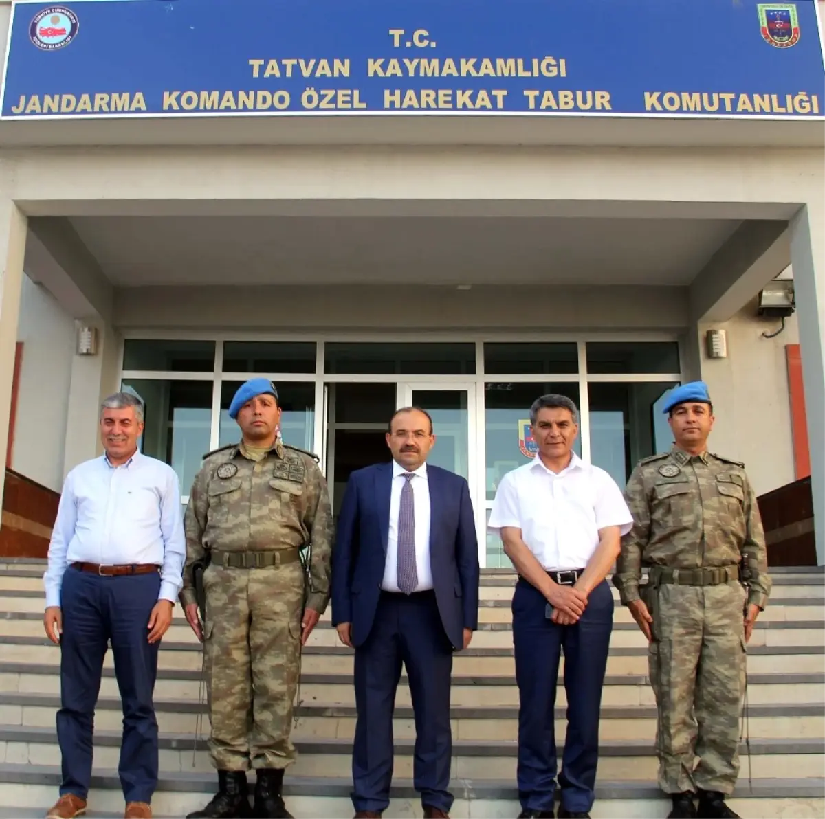 Vali Ustaoğlu: "Ya Bu Topraklarda Ölürüz ya da Onları Bu Topraklara Gömeriz"