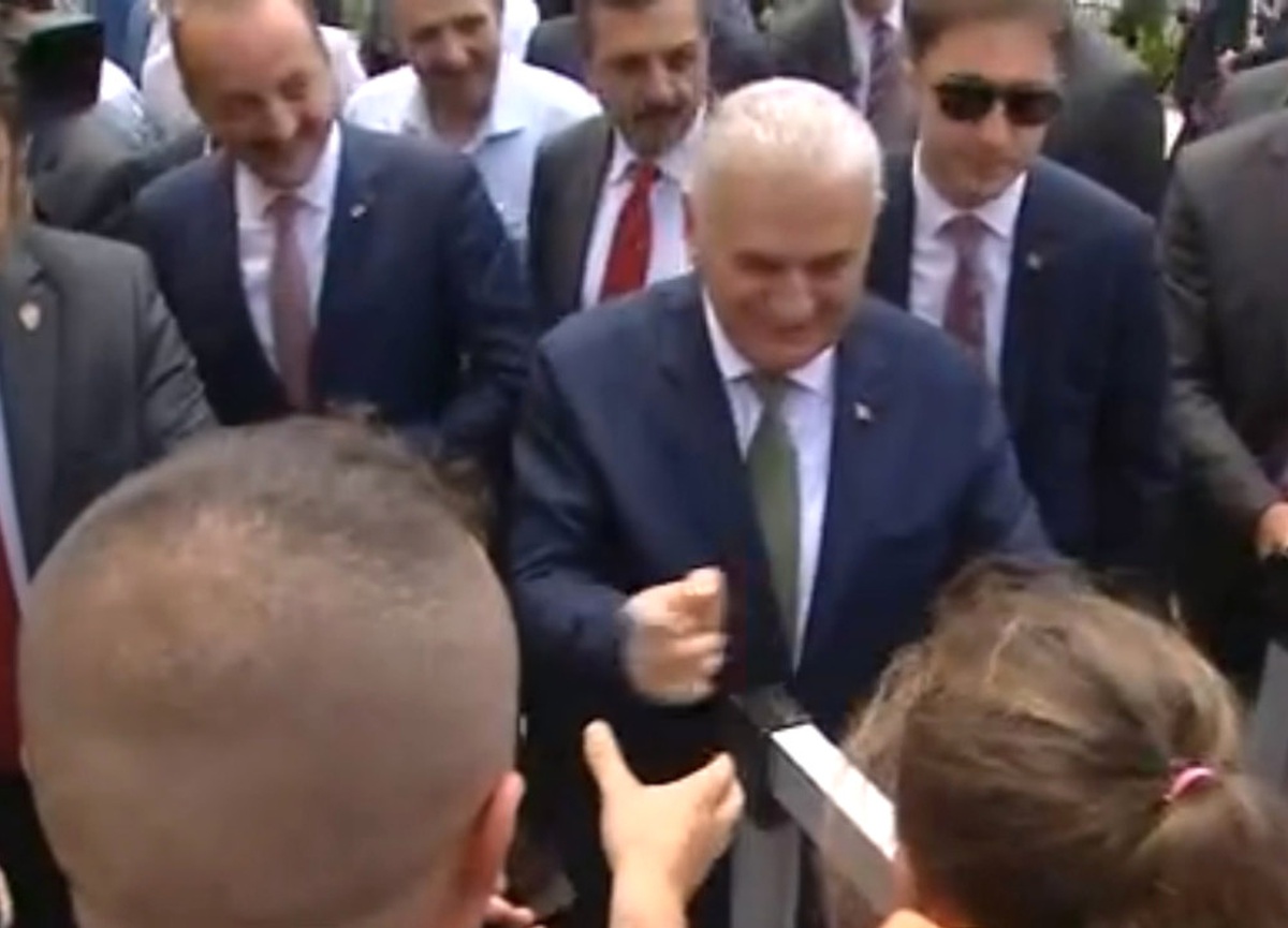 Yıldırım, Cuma Namazını Mamak Yeni Merkez Camii\'nde Kıldı