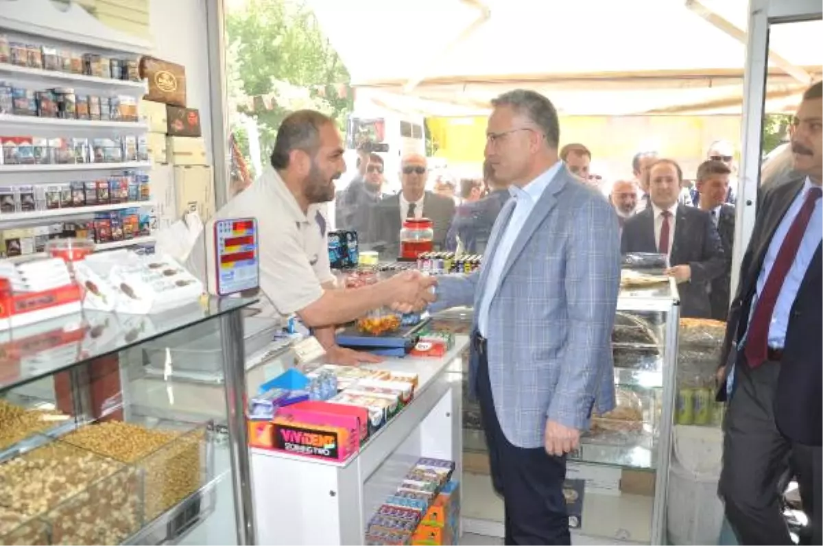 Bakan Ağbal, Memleketi Bayburt\'ta Ekmek Fiyatını Yüksek Buldu