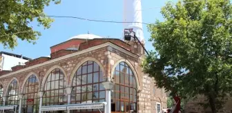 Cumhurbaşkanının Talimat Verdiği Caminin Minaresi Boyanıyor