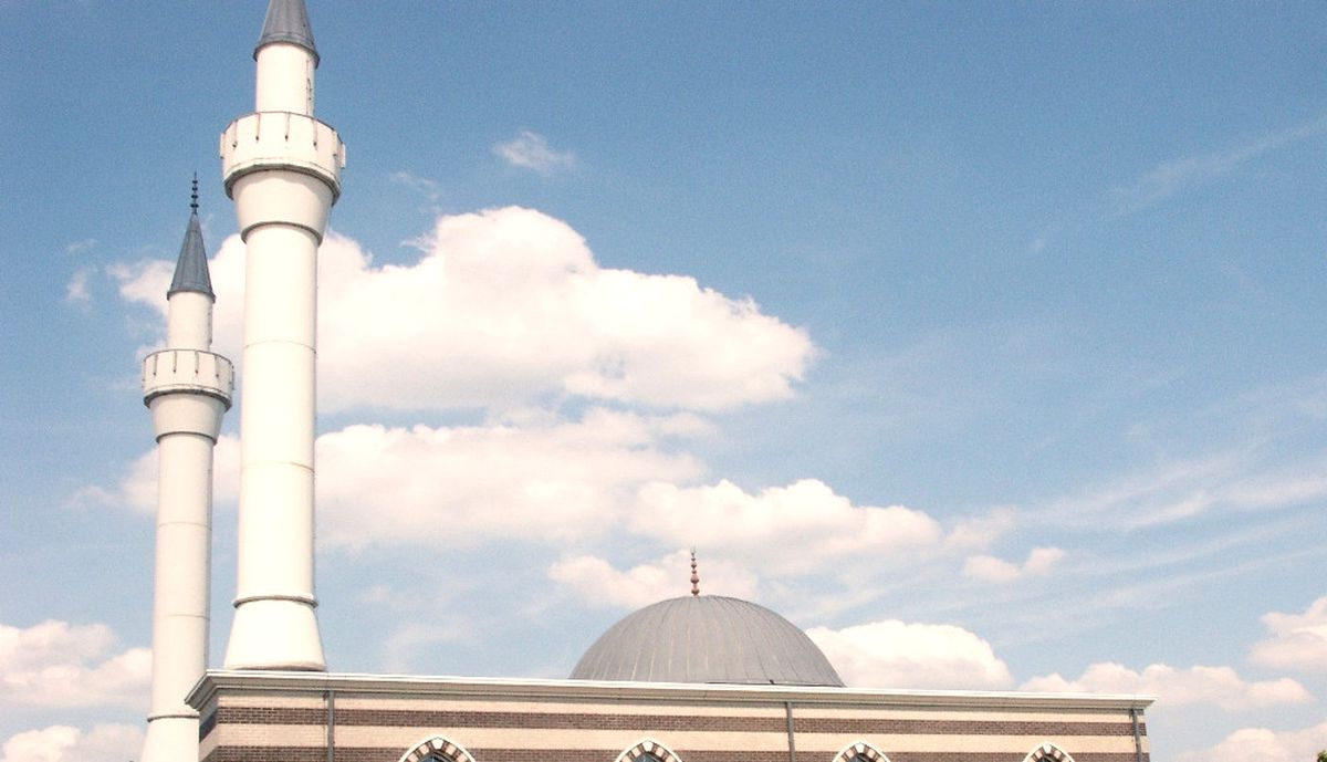 Fransa\'da Camiye Çirkin Saldırı