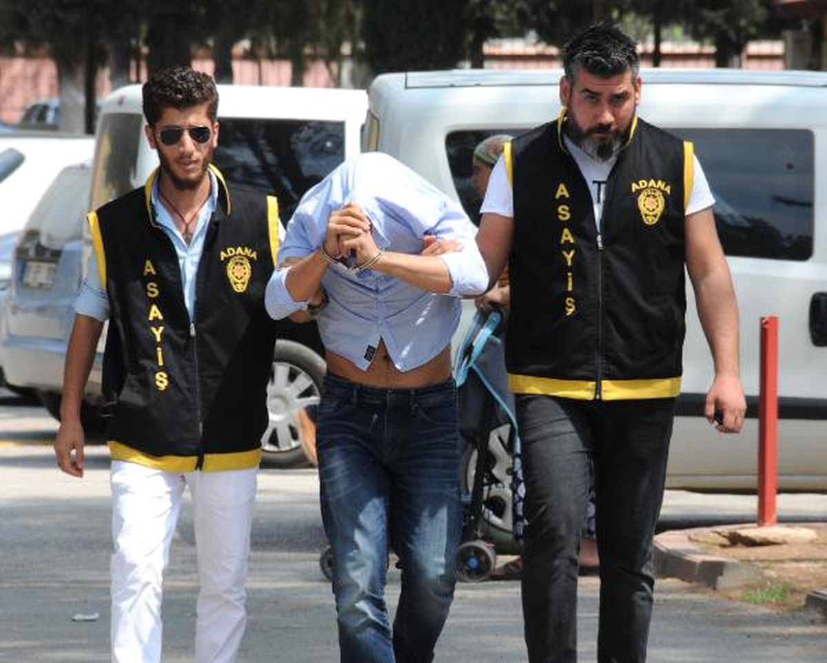 Gasp Ettikleri Cep Telefonunu İnternetten Satmak İstediler