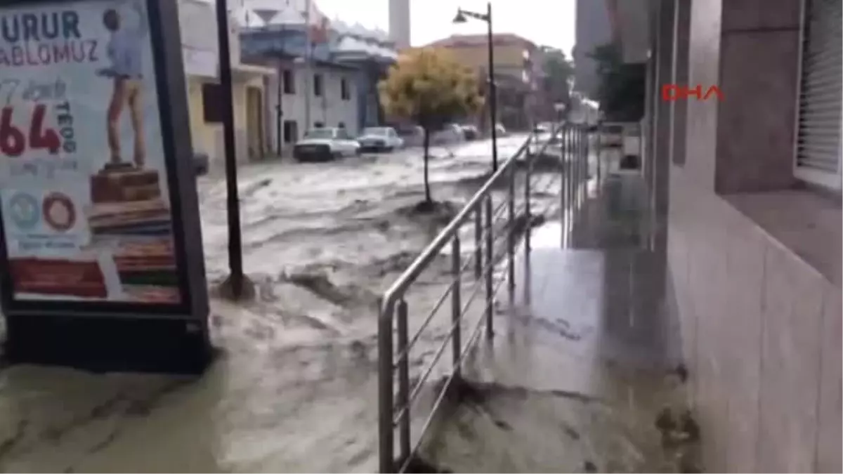 Manisa Selendi Sağanak Yağışa Teslim Oldu