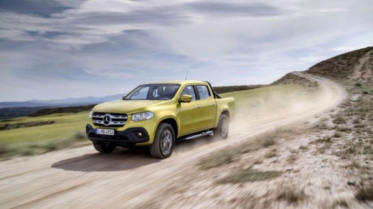 Mercedes X-Class Örtülerini Kaldırdı