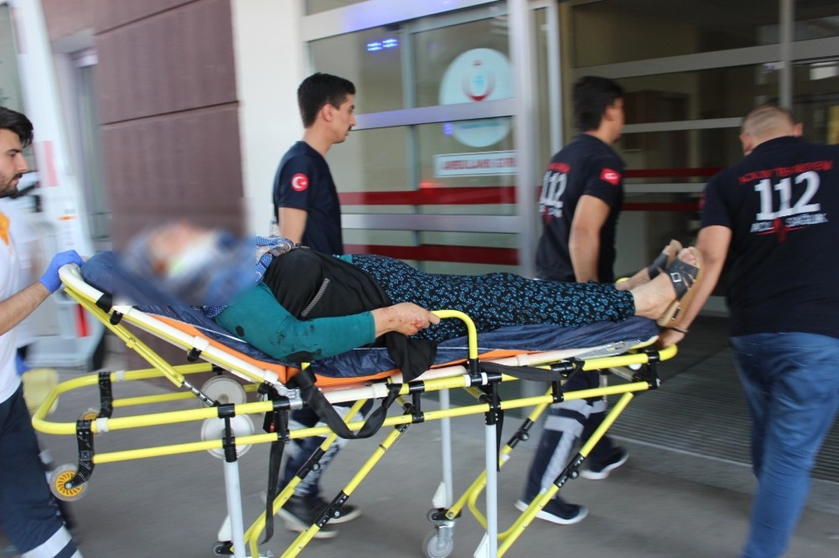 Motosikletten Düşen Kadın Yaralandı