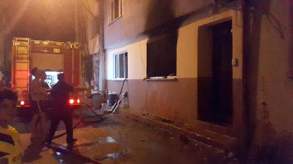 Pompalı Tüfek ile 3 Kişi Yaralayan Kişinin Boşaltılan Evinde Yangın Çıktı
