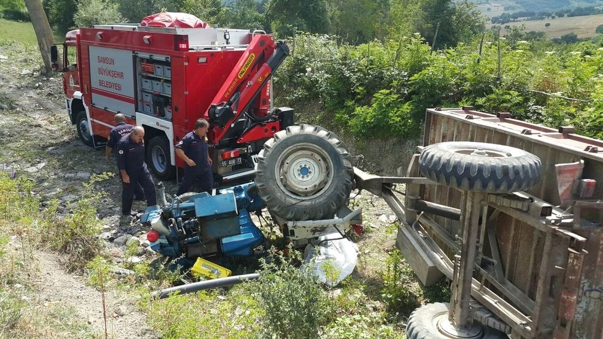 Samsun\'da Traktör Devrildi: 1 Ölü, 1 Yaralı