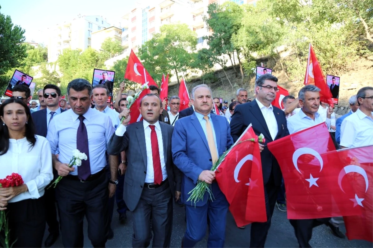 Tunceli\'de "Terörü Protesto Yürüyüşü"