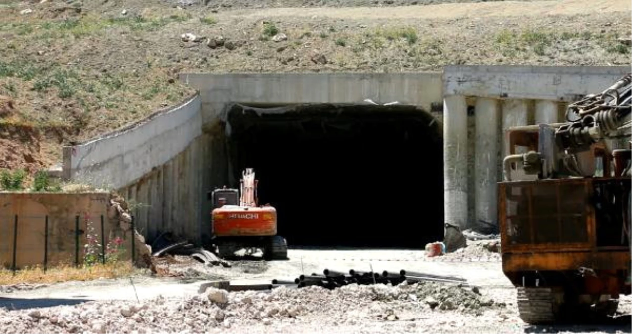 Tünel İnşaatında Kaza: 2 Yaralı