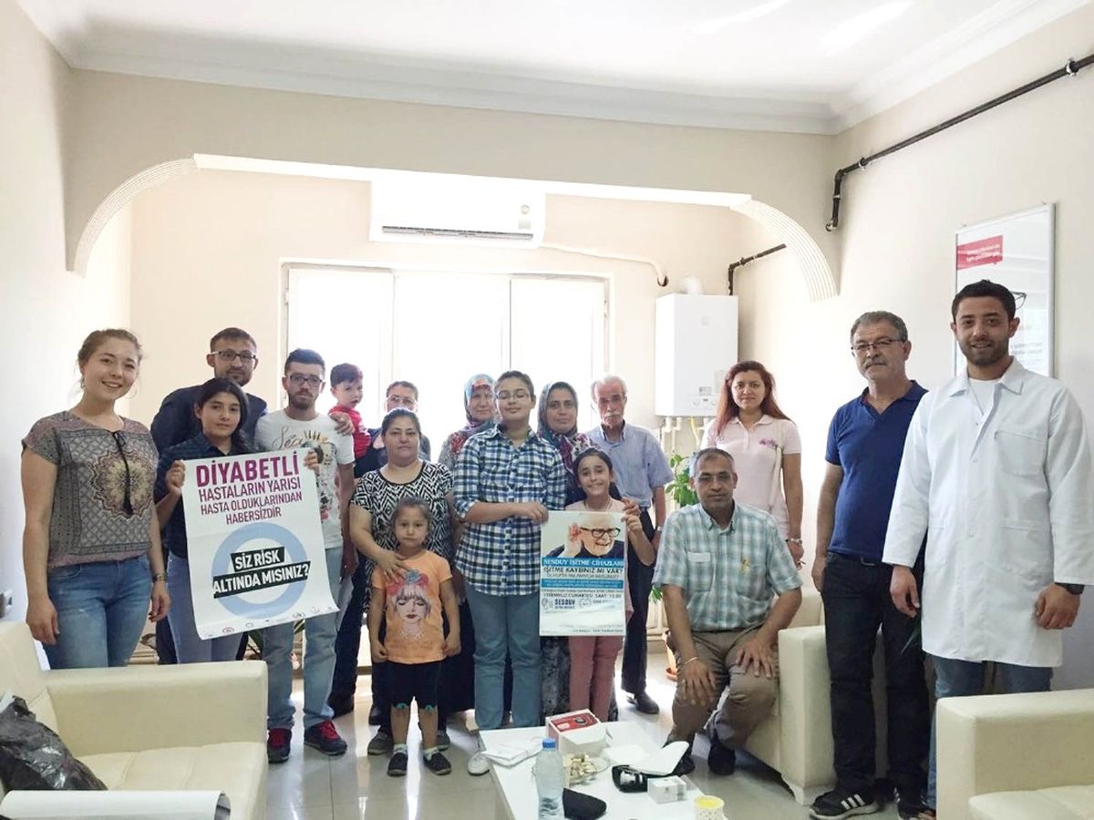 Uşak Diyabetliler Derneği Vatandaşın Şekerini Ölçtü