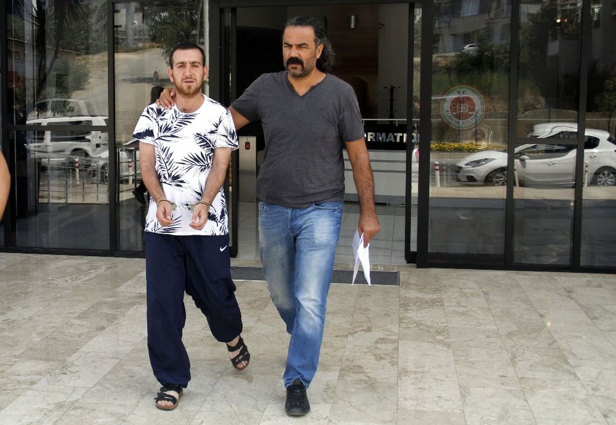 4 Yıl Hapis Cezası ile Aranan Şahıs Alanya\'da Yakalandı
