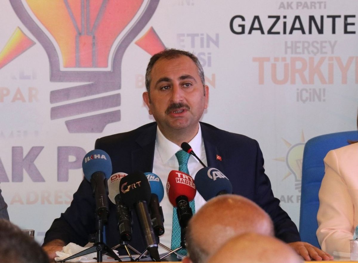Adalet Bakanı Gül\'den Sert Mesajlar