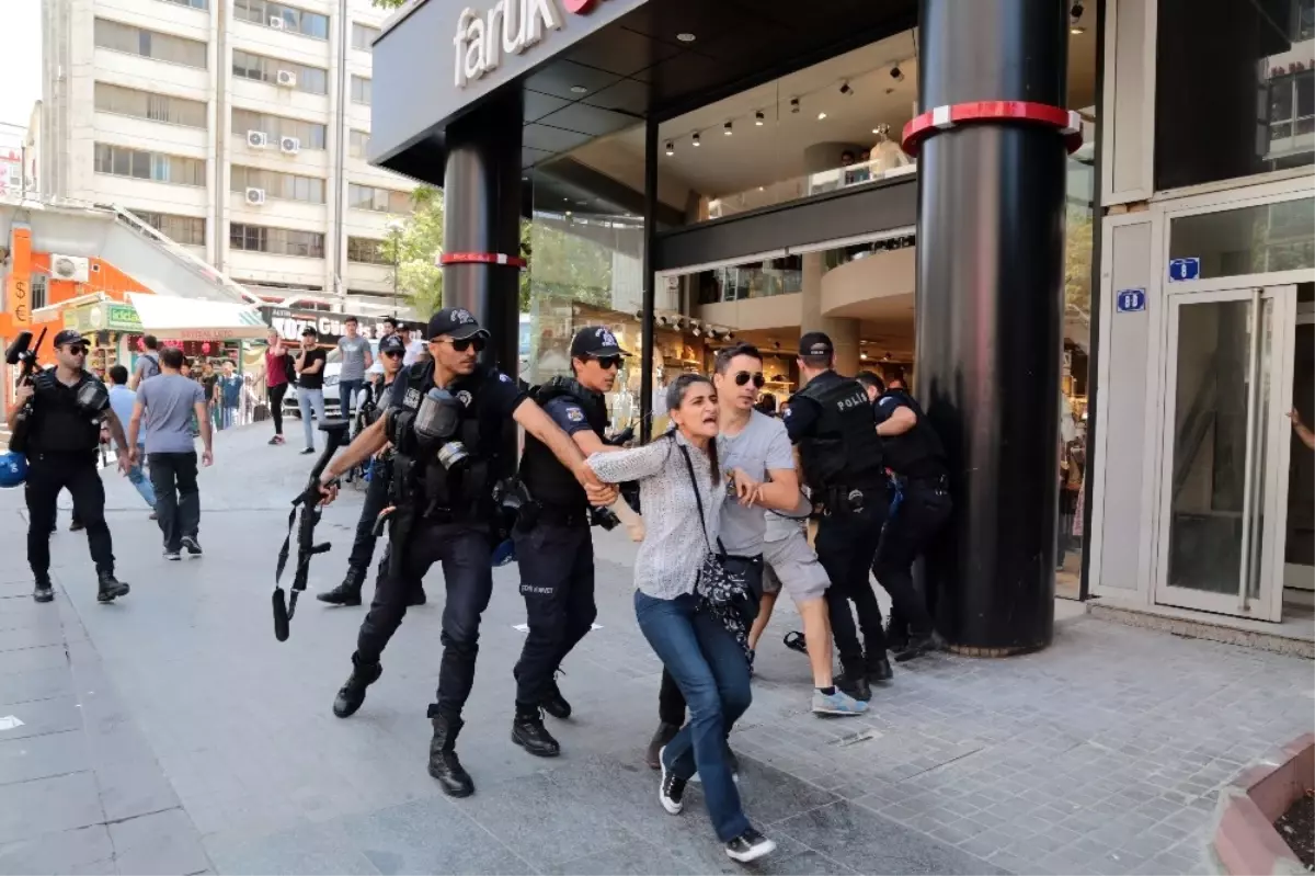 Başkent\'te Gülmen ve Özakça Eylemine Biber Gazlı Müdahale