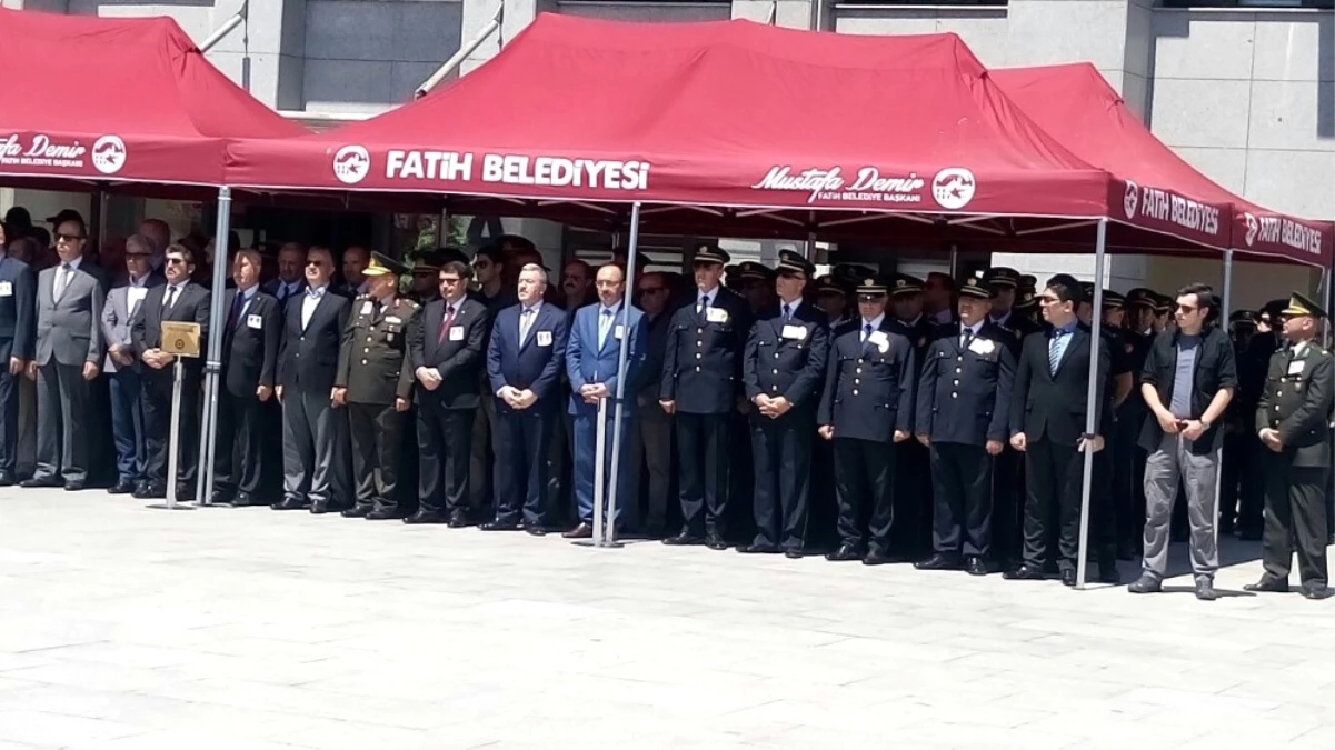 Bayrampaşa Şehitleri İçin İstanbul Emniyeti\'nde Tören Düzenlendi