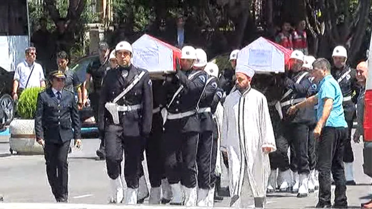 Bayrampaşa Şehitleri Için Istanbul Emniyeti\'nde Tören