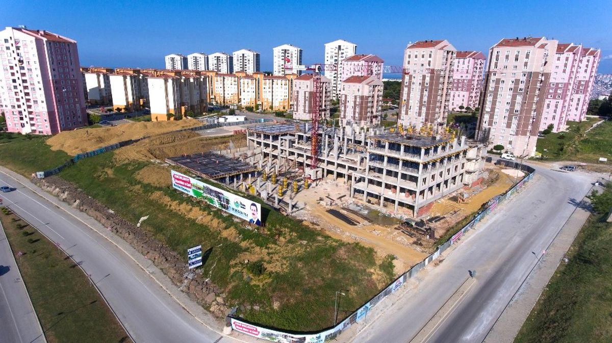İlkadım Belediyesi\'nin Yeni Hizmet Binasının İnşaatı Hızla Yükseliyor
