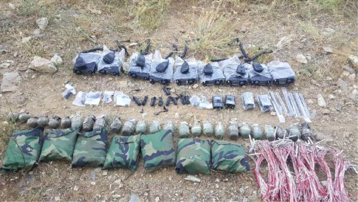 Lice\'de PKK Operasyonu; 1 Ton 190 Kilo Amanyum Nitrat ve 25 El Bombası Ele Geçirildi