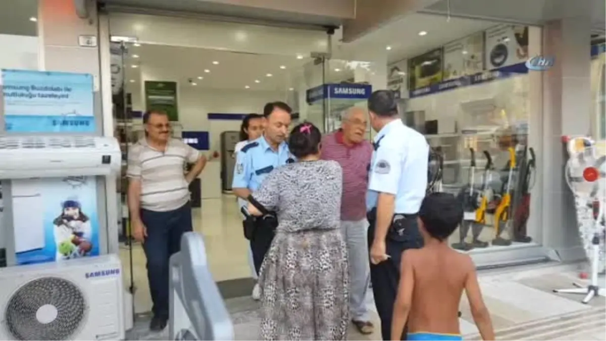 Manavgat\'ta Dilenci İki Kadın Ortalığı Birbirine Kattı