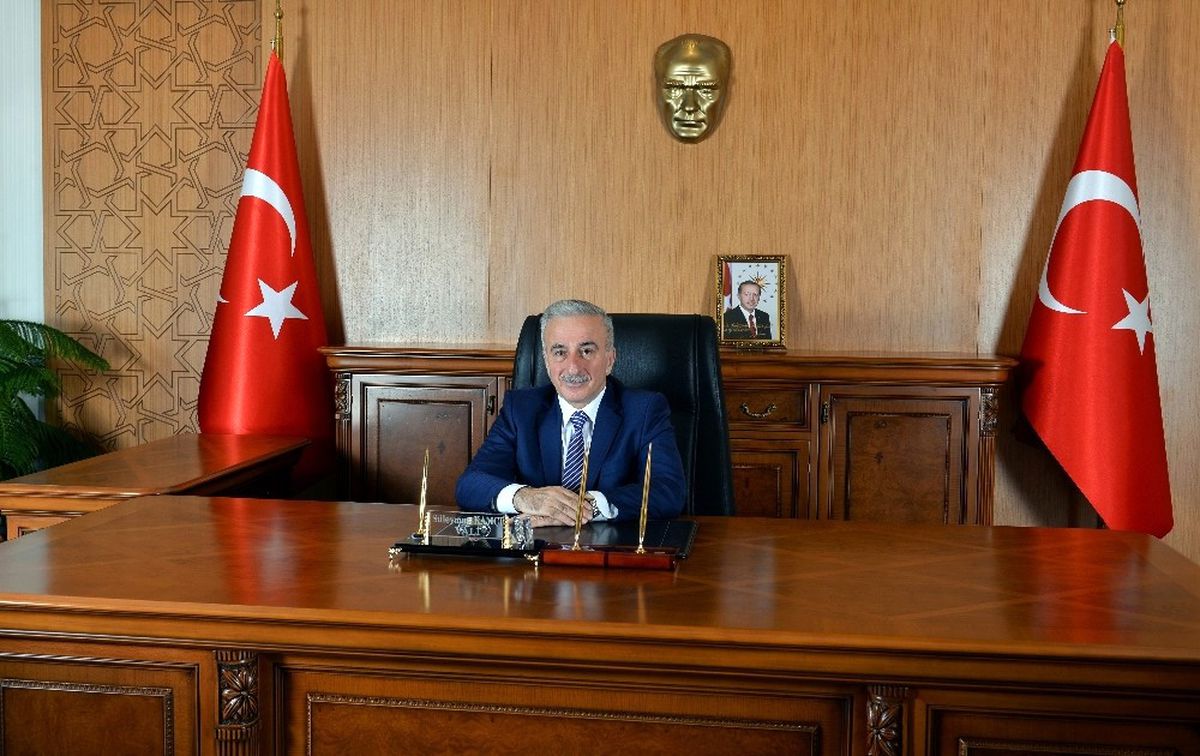 Vali Kamçı, "Basının Özgür Olmadığı Bir Ülkede Demokrasiden Söz Etmek Mümkün Değildir"