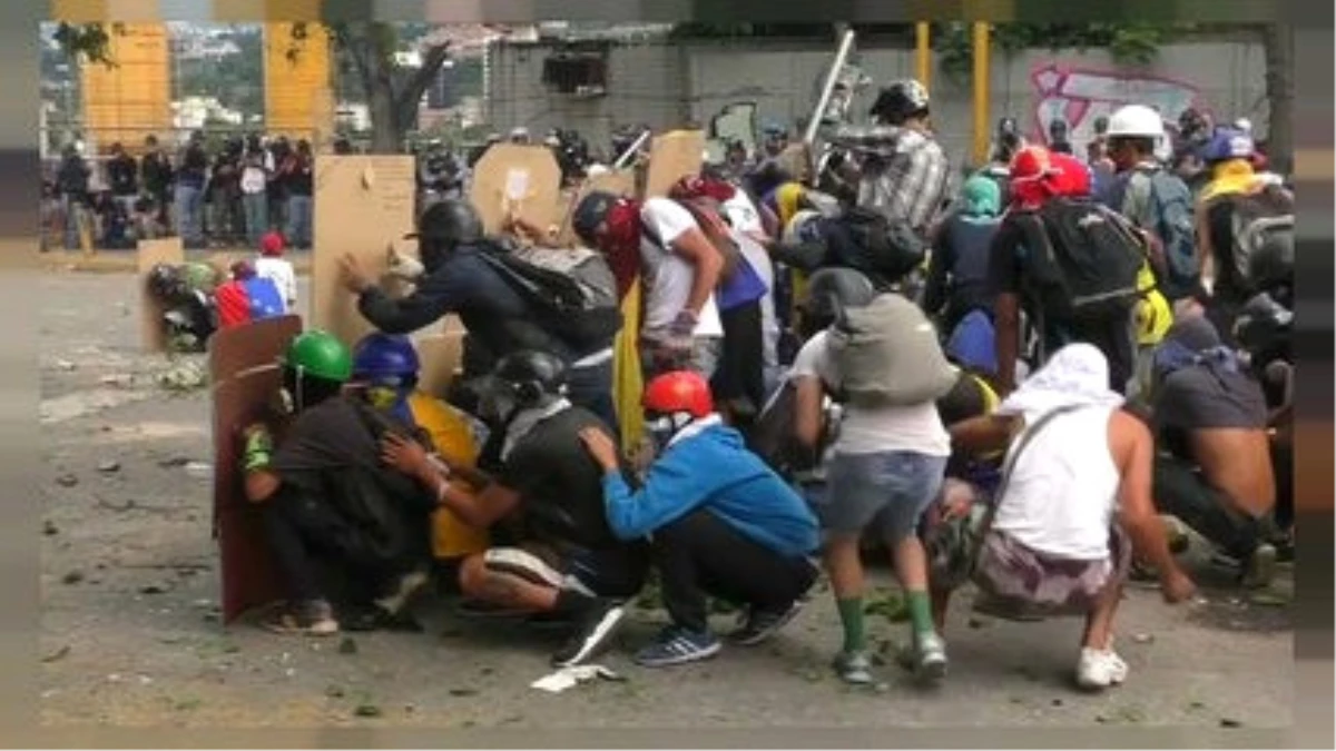 Venezuela\'da Muhalefetten 2 Günlük Genel Grev Çağrısı