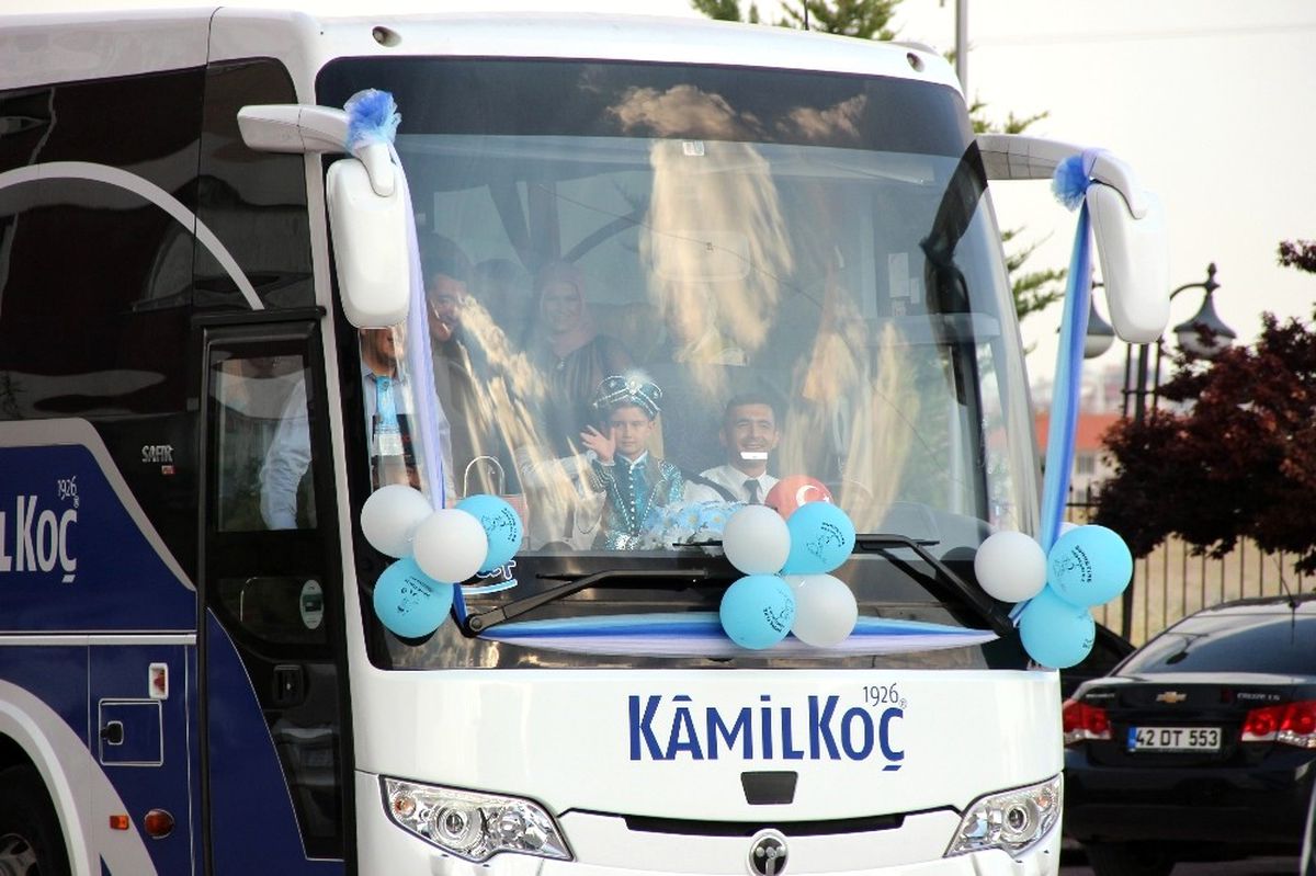 Yolcu Otobüsü "Sünnet Arabası" Oldu