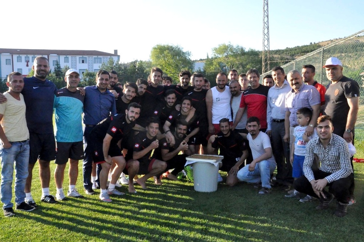 Yozgatspor\'a Taraftardan Moral Ziyareti