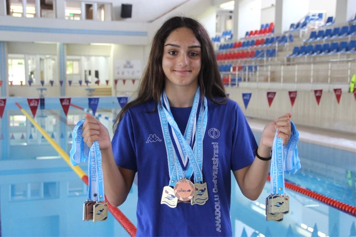 14 Yaşındaki Genç Sporcunun 63 Madalyası Bulunuyor