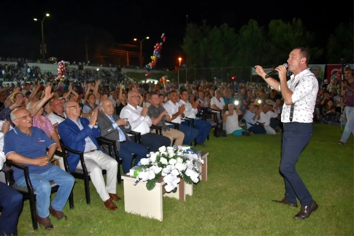 Adala Şeftali Festivali ile Şenlendi