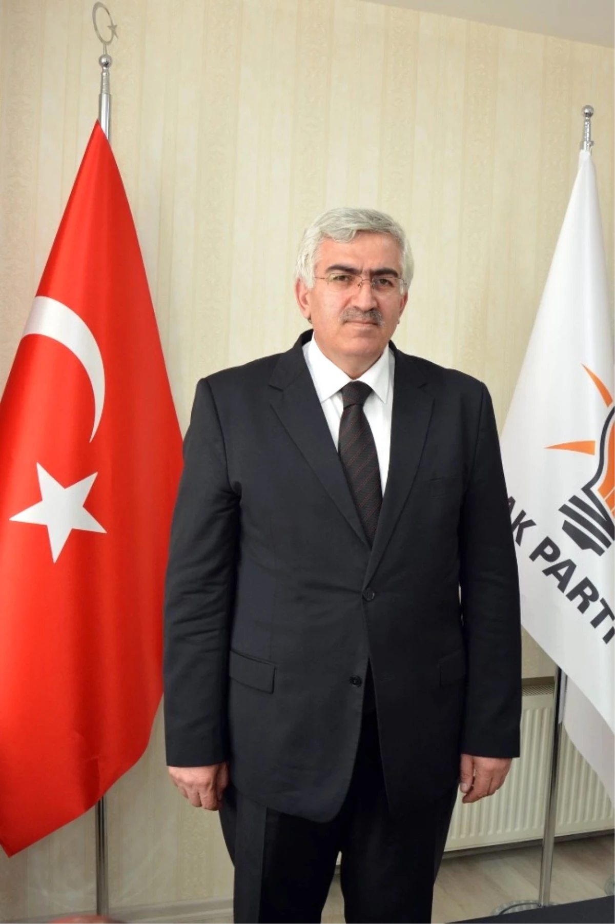 AK Parti Erzurum İl Başkanı Öz: "Basın Demokratik Hayatın Vazgeçilmez Parçası"