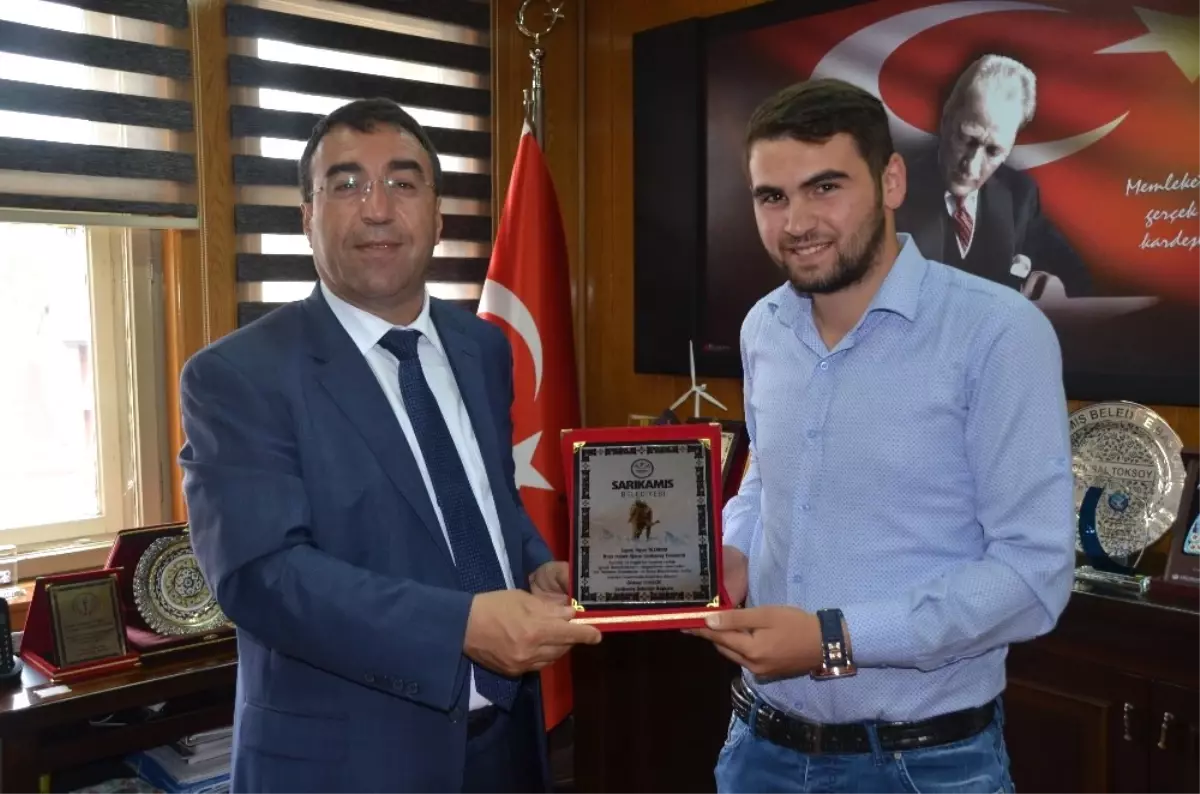 Başkan Toksoy\'dan Basın Bayramında Gazetecilere Plaket