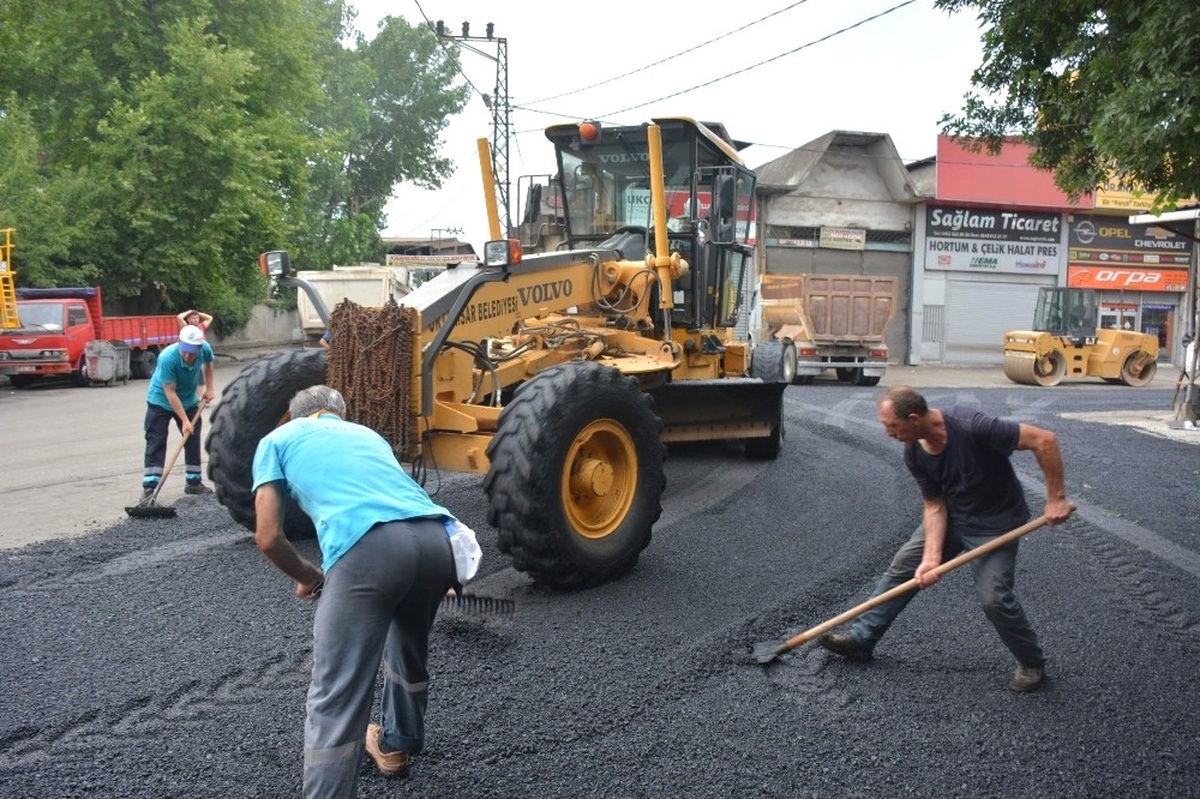 Büyük Sanayi Sitesi\'nin Asfalt Sorunu Çözüldü
