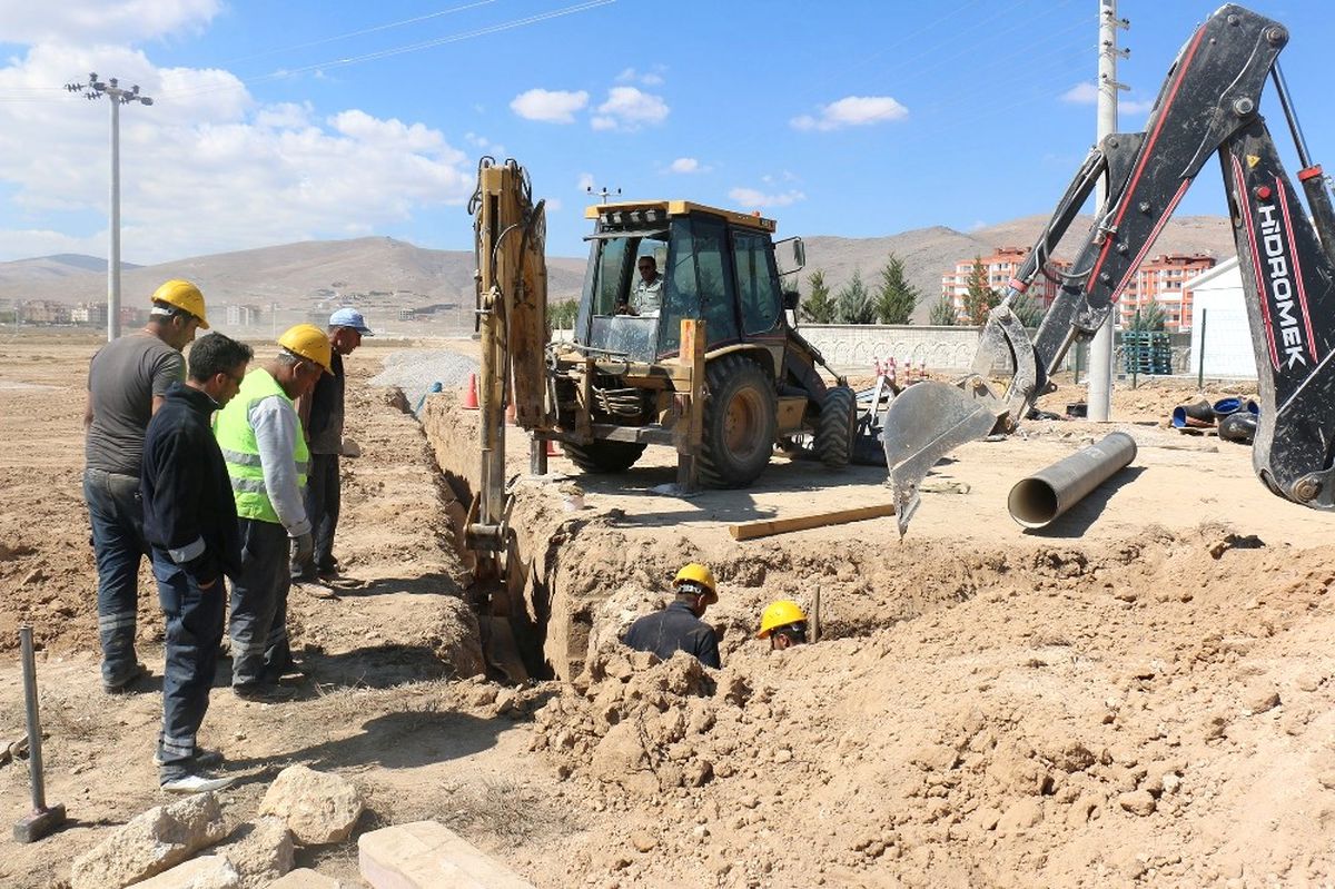 Büyükşehir\'in Su Şebeke Ağı Genişliyor