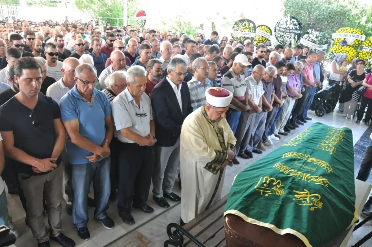 Depremde Ölen Sinan Kurtoğlu Son Yolculuğuna Uğurlandı