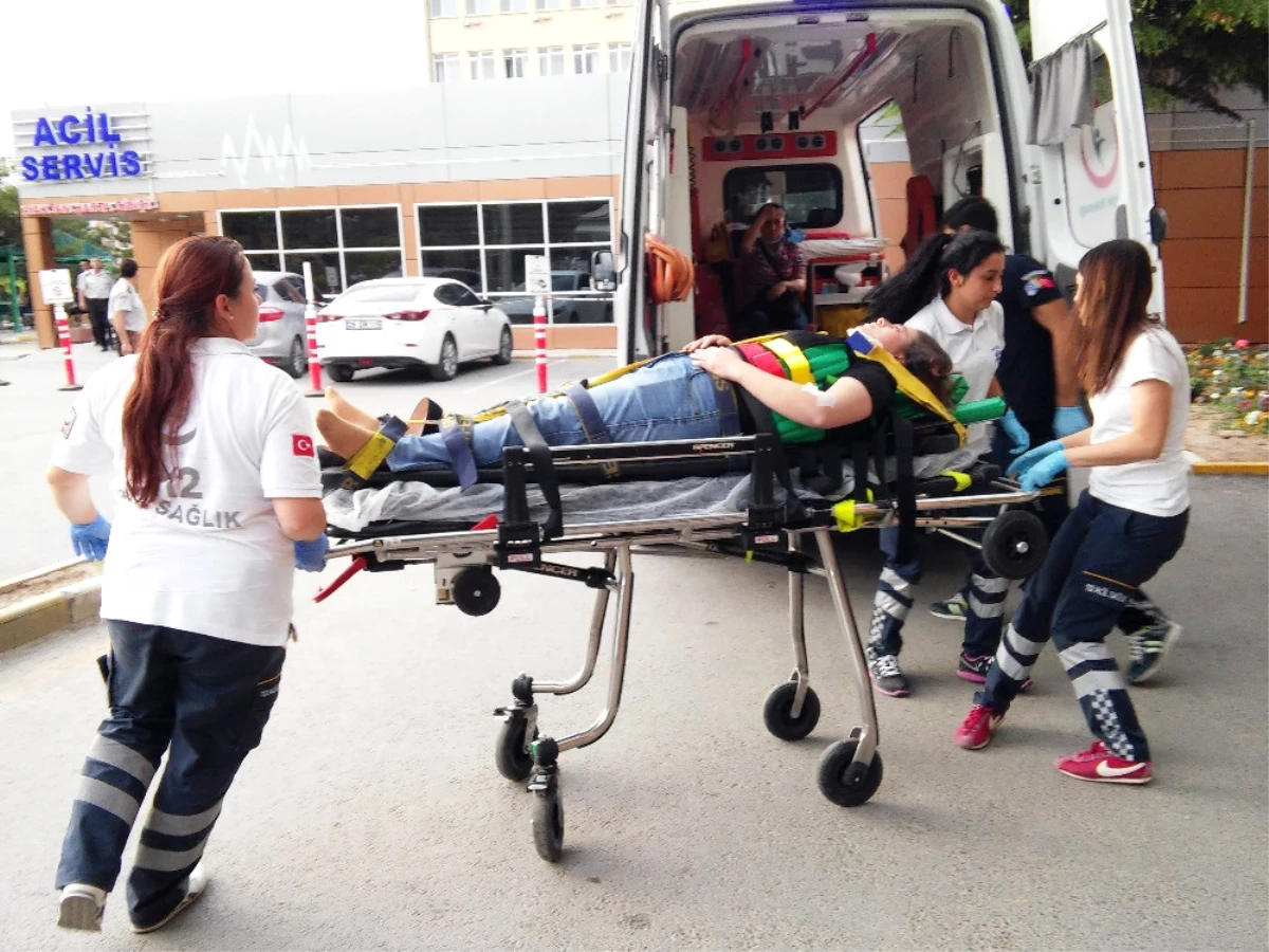 Eskişehir\'de Trafik Kazası: 8 Yaralı