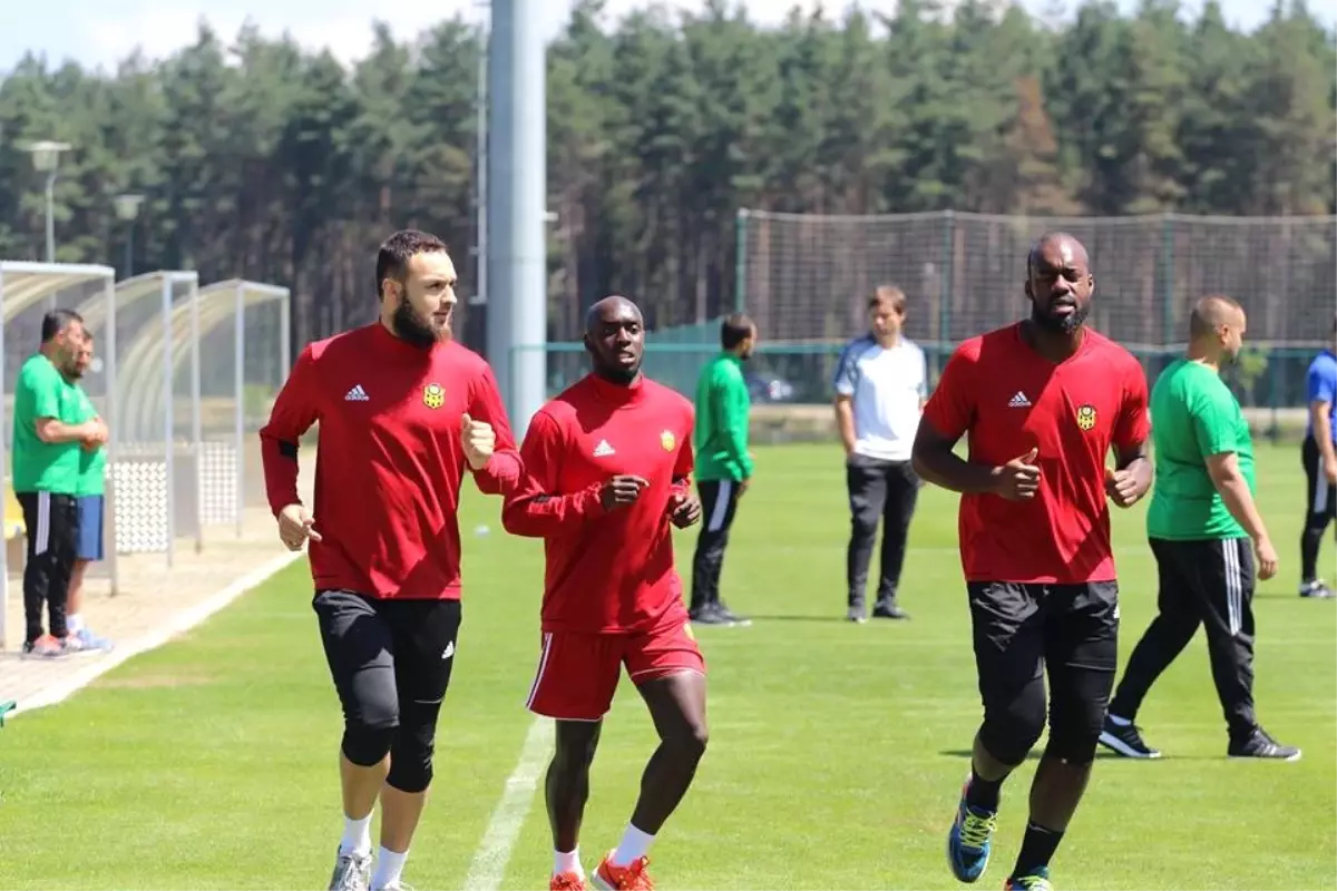 Evkur Yeni Malatyaspor\'da Sağlam 6 Futbolcuyu Gözden Çıkardı