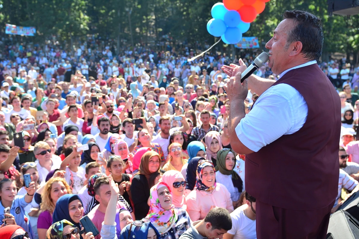 İsmail Türüt Sakarya\'da Konser Verdi