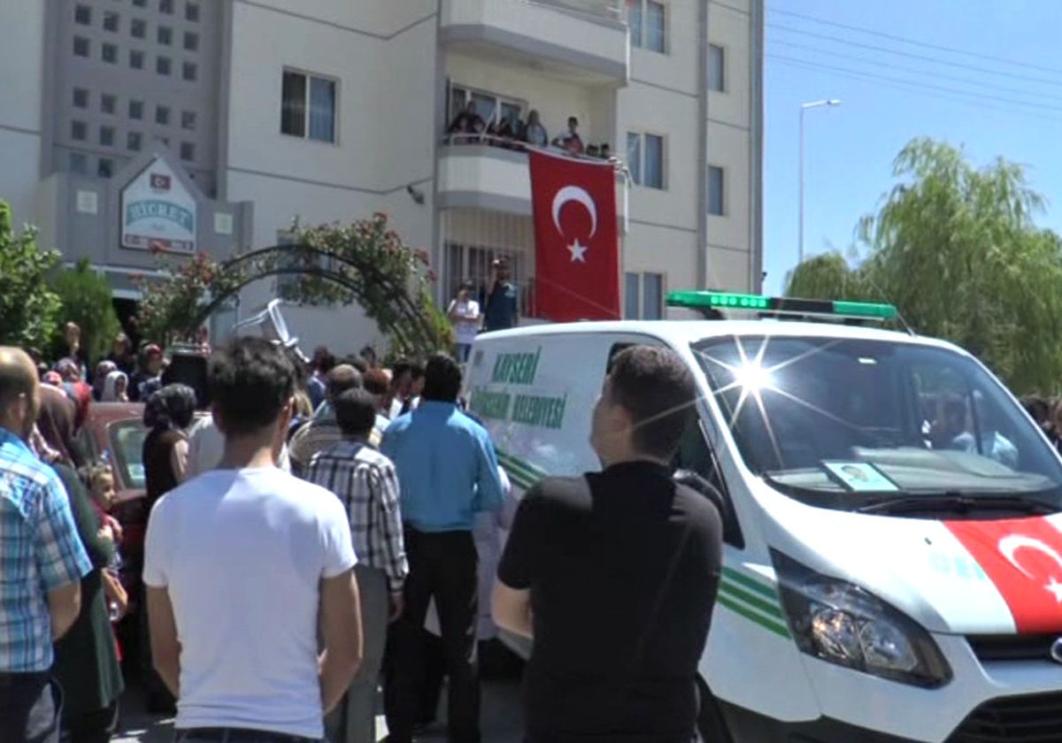 Istanbul Şehidi Son Kez Baba Evinde