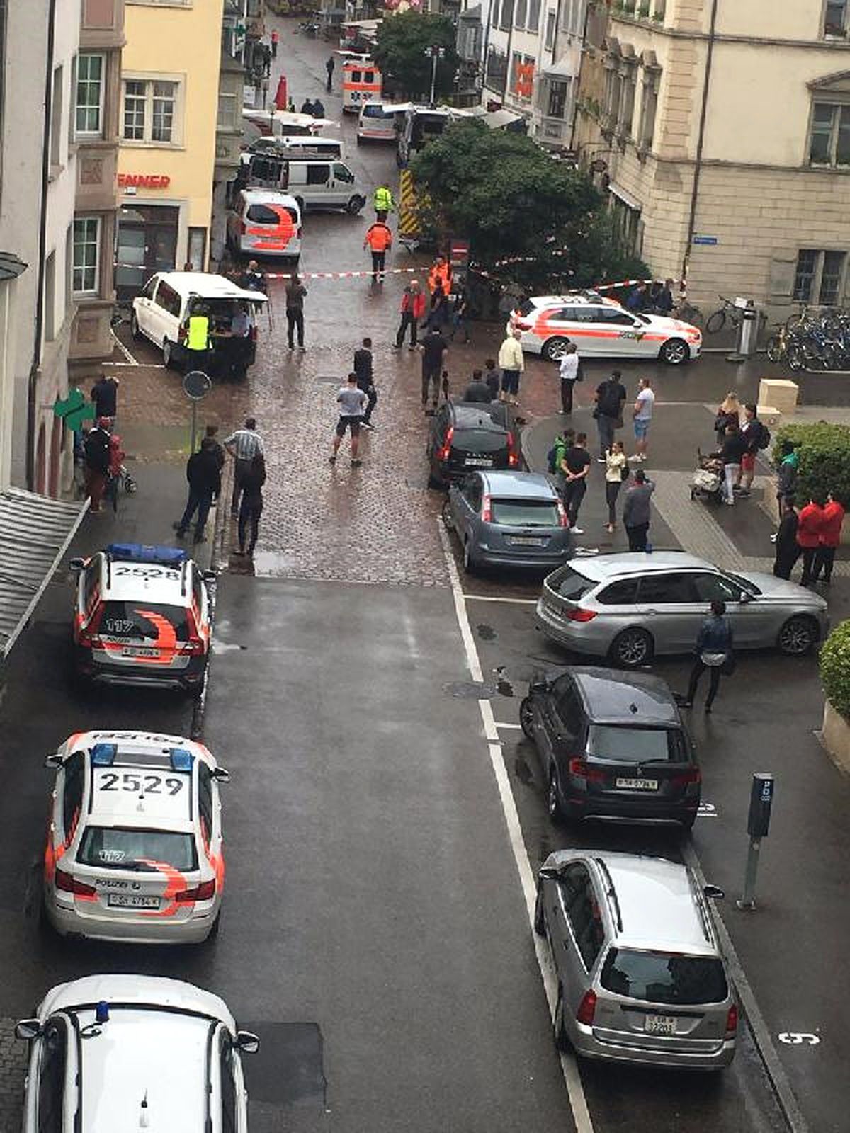İsviçre\'de Testereli Saldırgan En Az 5 Kişiyi Yaraladı (3)