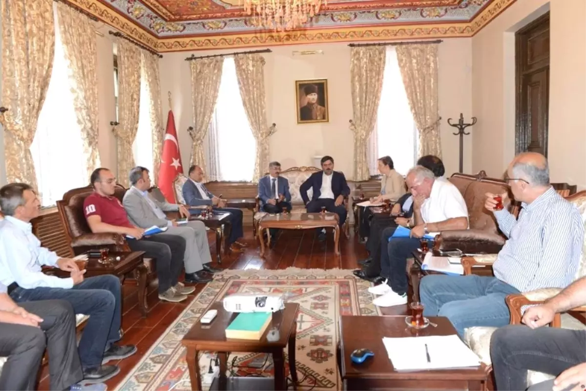 Karayolları Yatırımlarını Değerlendirme Toplantısı Yapıldı