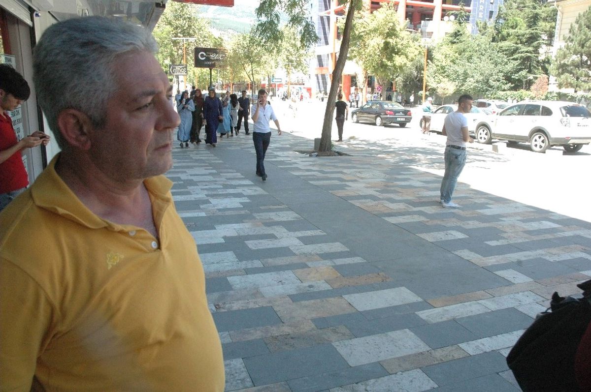 Trabzon Bulvarı\'nda Yayalar ve Esnaf Nefes Aldı