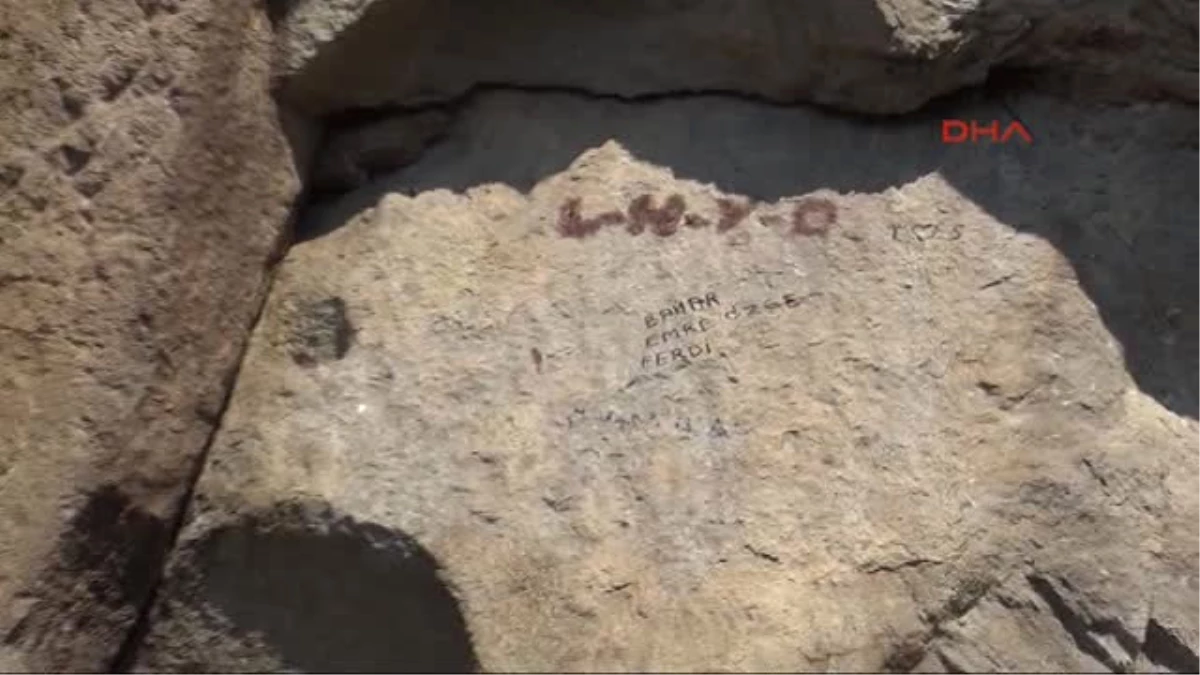 Bartın Tarihi Anıta Yazı Yazılmasına Tepki