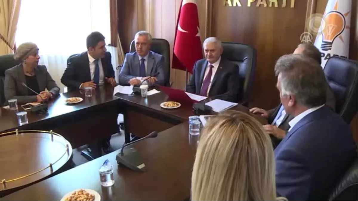 Başbakan Yıldırım, Fransa\'da Yaşayan Türk Vatandaşlarının Kurduğu Stk Temsilcilerini Kabul Etti