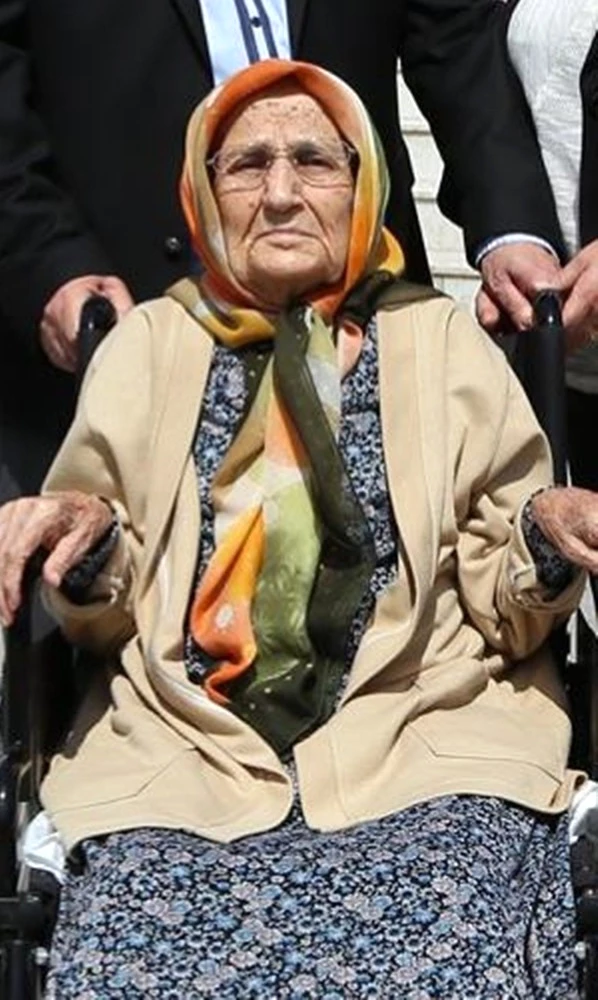Başkan Özakcan’ın Annesi Vefat Etti Son Dakika