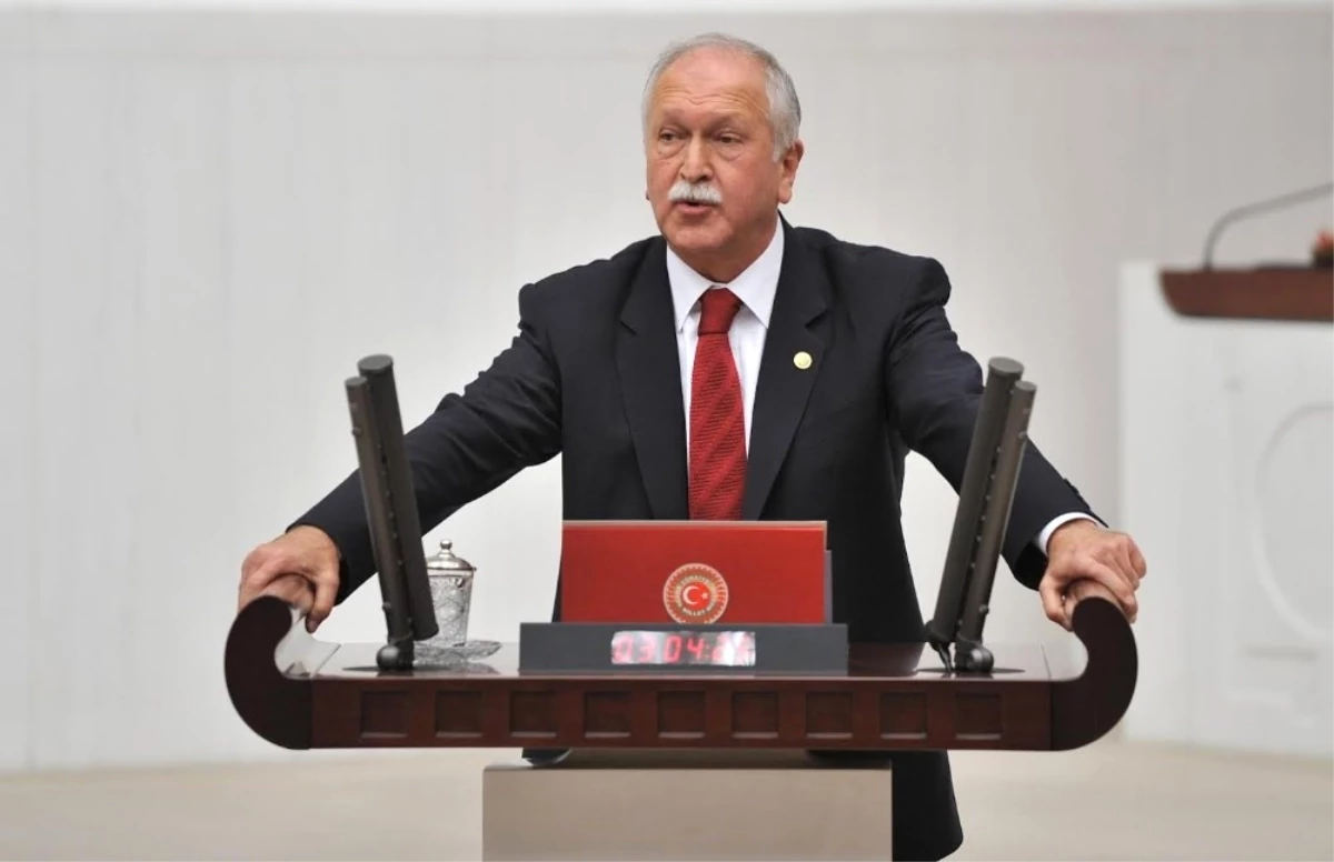 CHP Milletvekili Bülent Bektaşoğlu\'ndan Müfredat Eleştirisi